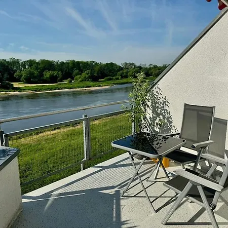 Direkt An Der Elbe *